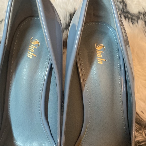 Sheln Powder Blue Gray Patent Leather High Heels Size 8 New - Picture 5 of 7